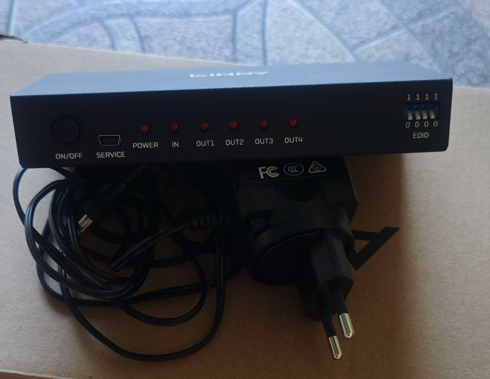 LINDY 4 Port HDMI Splitter 4K Modelo 38159